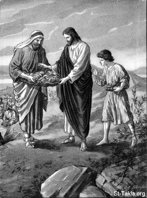 St-Takla.org Image: Jesus blesses the loves and fish before feeding the five thousand (Matthew 14:19) - Miracle of Christ feeding the multitudes, and showing the blessed boy who gave his food     :         ( 14: 19) -     ڡ      