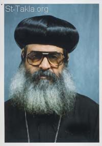 St-Takla.org Image: His Grace Bishop Aghabus, Bishop of Deir Mawass, El-Menia, Egypt - Photo by: Emad Nasry     :         ǡ ǡ  - :  