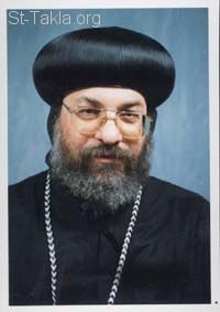 St-Takla.org Image: His Grace Bishop Barsoum, Bishop of Dayrout, Assiout, Egypt - Photo by: Emad Nasry     :         ء  - :  