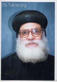 St-Takla.org Image: His Grace Bishop Fam, Bishop of Tema, Souhag, Egypt - Photo by: Emad Nasry     :       ǡ ̡  - :  