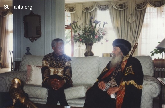 St-Takla.org Image: Pope Shenouda III with President Nelson Rolihlahla Mandela of South Africa     :           