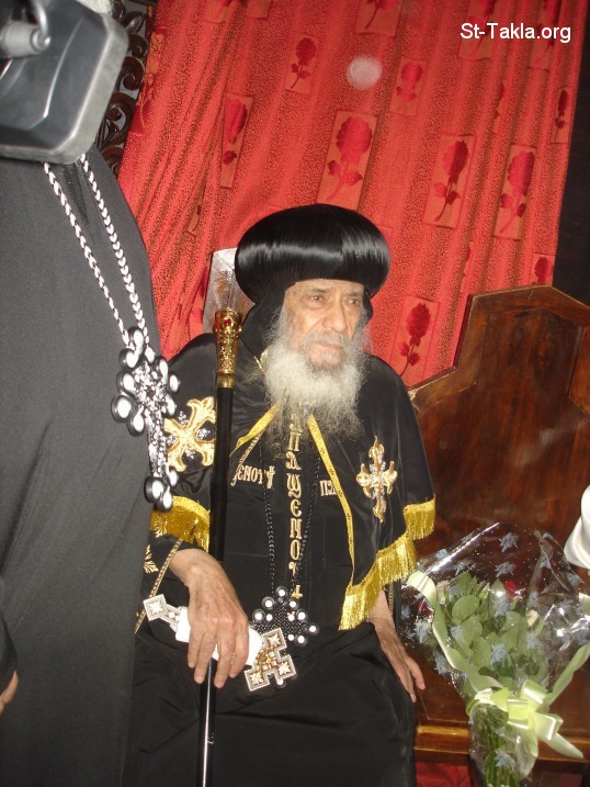 St-Takla.org Image: His Holiness Pope Shenouda III in the Trinity Church, Addis Abeba, from St-Takla.org's Ethiopia visit - Photograph by Michael Ghaly for St-Takla.org, April-June 2008     :        ǡ        -    :   ǡ  -  2008