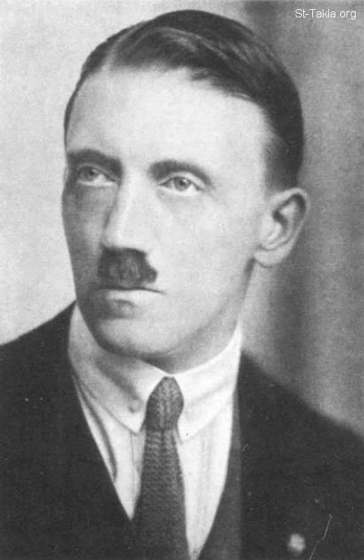 St-Takla.org Image: Adolf Hitler in early 1920's (ca. 1920 - 1924)     :         ( 1920-1924)