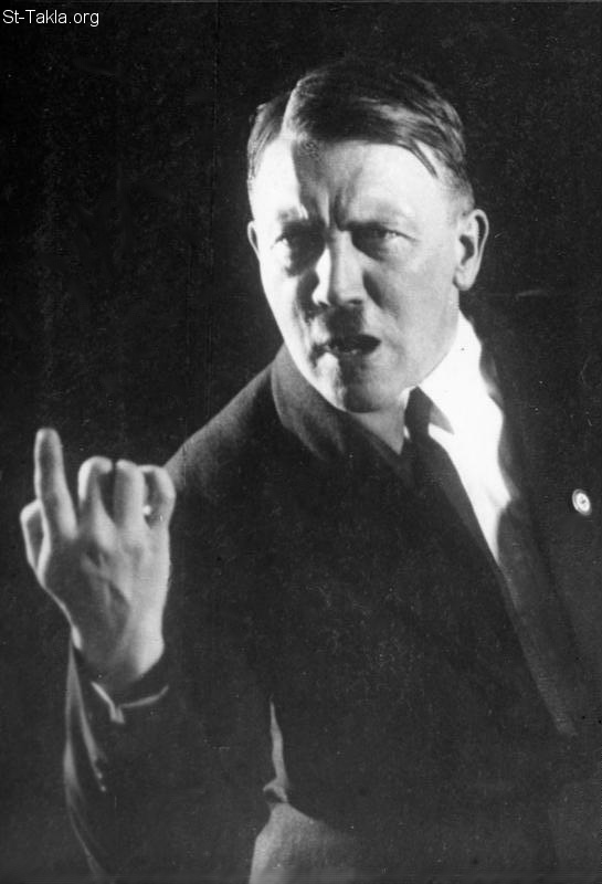 St-Takla.org Image: The gesture of the right hand and a finger! Typical gestures speakers in which the movement of the right hand underlines the high point in the remarks of the speaker. The leader of the National Socialist Adolf Hitler in a typical Rednerpose. Photography prior to August, 1927. Photographer: Heinrich Hoffmann, from German Federal Archives     :     !       ˡ     ѡ      1927    