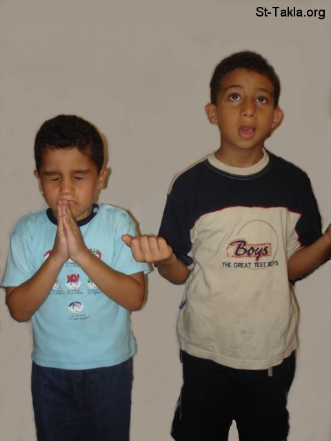 St-Takla.org Image: Kids praying - Published with permission of the brother's parents (Philopatir & Fabio Nasser), and the boys themselves - Photograph by Michael Ghaly for St-Takla.org     :   -     (  )  ɡ   -    :    