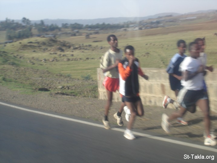 St-Takla.org Image: Runners, a photo from St-Takla.org's journey to Ethiopia     :           
