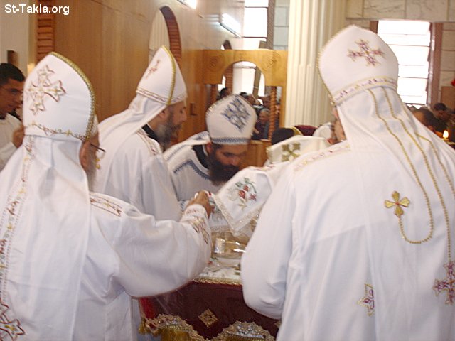 St-Takla.org Image: Coptic Orthodox Priests of St. Takla Haimanot Church, Alex, March 2007     :    ء     ɡ  2007