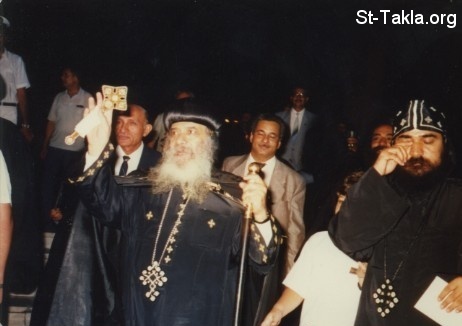 www-St-Takla-org__Coptic-Pope-Shenooda-III-Visits-020