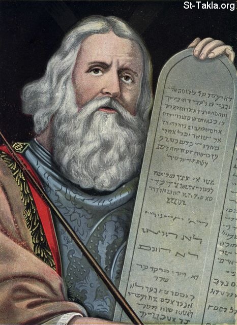 St-Takla.org Image: Moses and the Law (Exodus 32:15) صورة في موقع الأنبا تكلا: موسى والشريعة (خروج 32: 15)