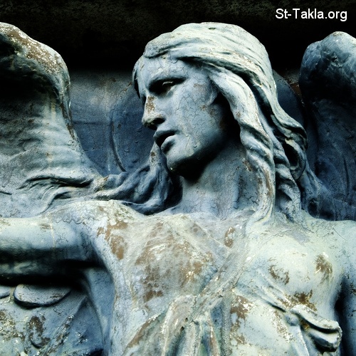 St-Takla.org Image: Angel Statue صورة في موقع الأنبا تكلا: تمثال ملاك