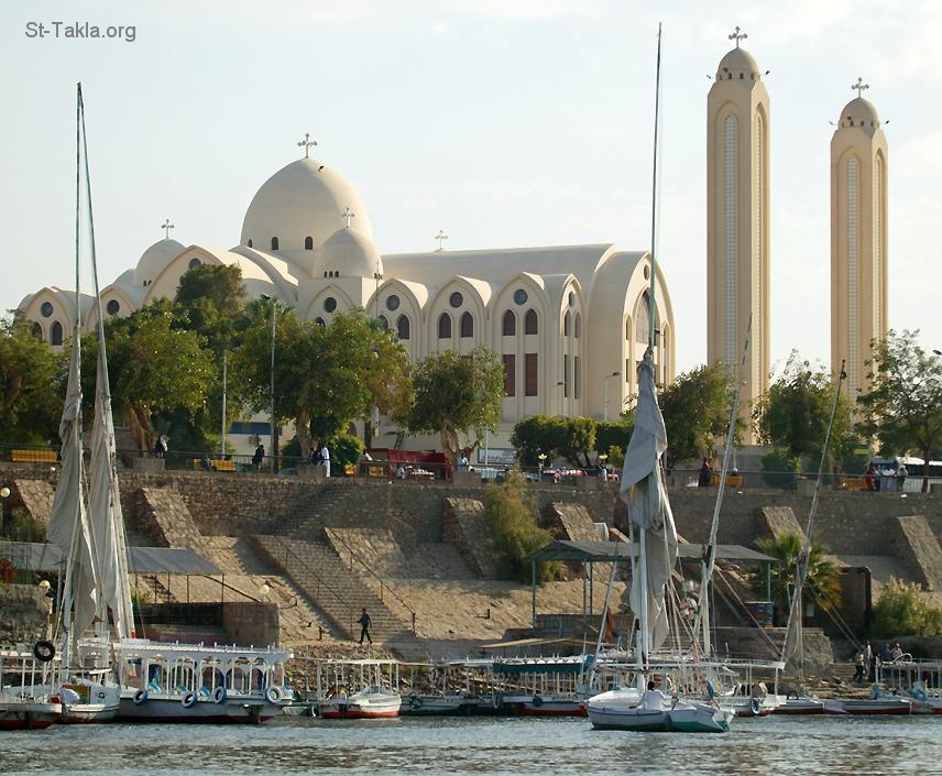 St-Takla.org Image: A Coptic Orthodox Church (COC) by the River Nile, Egypt صورة في موقع الأنبا تكلا: كنيسة قبطية أرثوذكسية على ضفاف نهر النيل، مصر